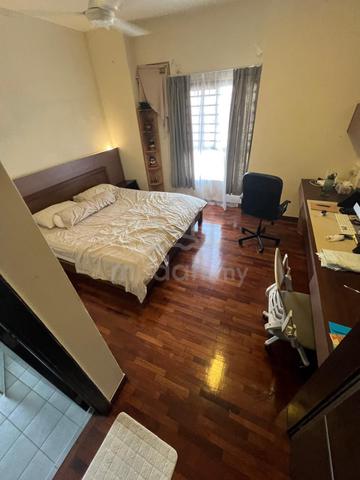 Seri Maya Master Room Mixed Gen unit For Rent at Setiawangsa 1