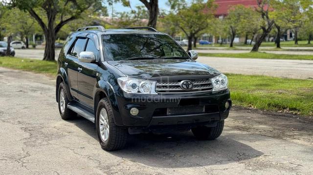 2009 Toyota FORTUNER 2.5 G KUN50R- FACELIFT - 1