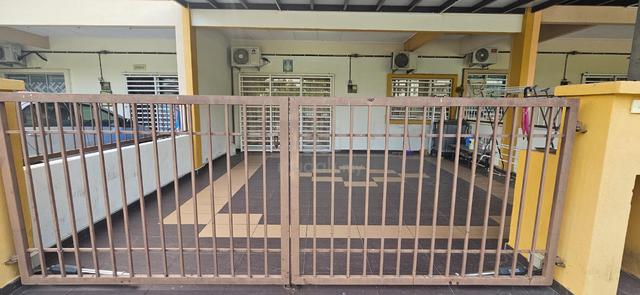 3R2B Semi-Furnished Terrace House for Rent – Taman Kekwa, Rahang 1