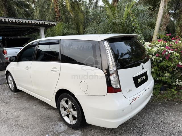 2009 Mitsubishi GRANDIS 2.4 FACELIFT (A) - 2
