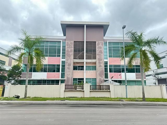 Perindustrian Silc 3 Storey Semi Detached Factory Gelang Patah Johor 1