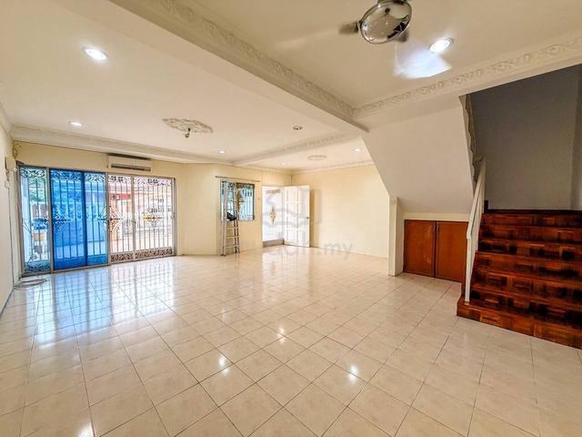 RENOVATED Double Storey Terrace Kemuning Greenville, Seksyen 32 1