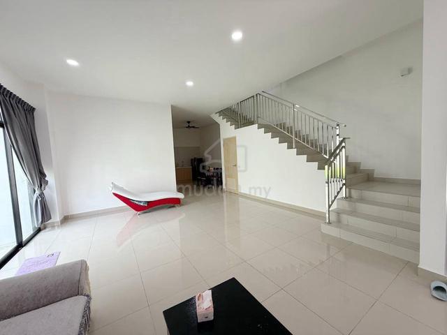2 Storey Cluster House @ Taman Mount Austin, Mutiara Emas 1