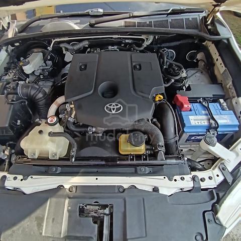 2020 Toyota HILUX 2.8 BLACK EDITION (A) - 3