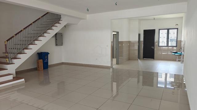 Elmina Green 7 Double Storey SuperLink (Intermediate) 1