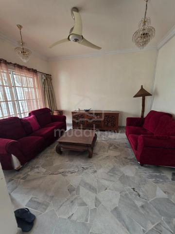 For rent partly furnish 2 storey link 1