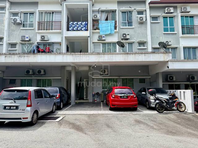 Ground Floor Townhouse, Taman Tropika 2, Sungai Tangkas, Bangi. 1