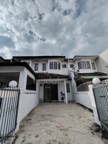 Refurbished Freehold Intermediate Double Storey Terrace House @ Taman 1
