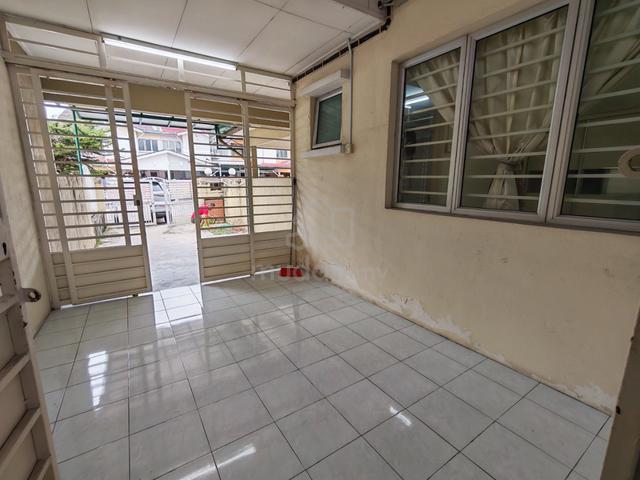 Townhouse Bukit Rimau Ground Floor For Sale 1