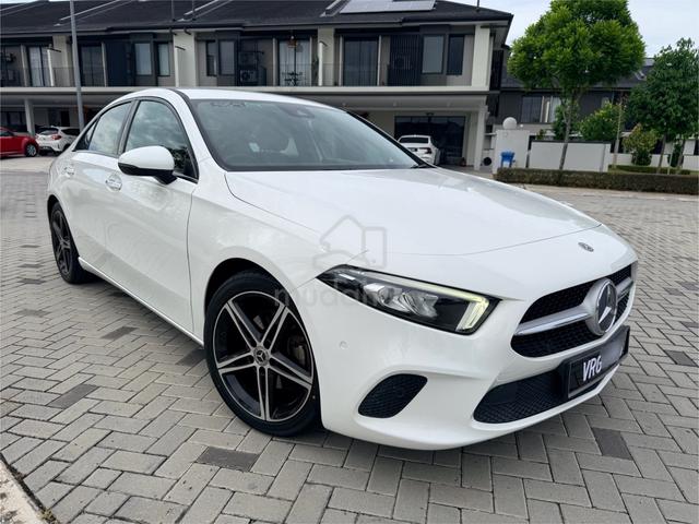 2019 Mercedes Benz A200 Sedan Local Mercedes - 3