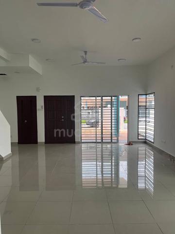 Double Storey Cluster House 4+1Bed @ Nusantara Prima Gelang Patah 1