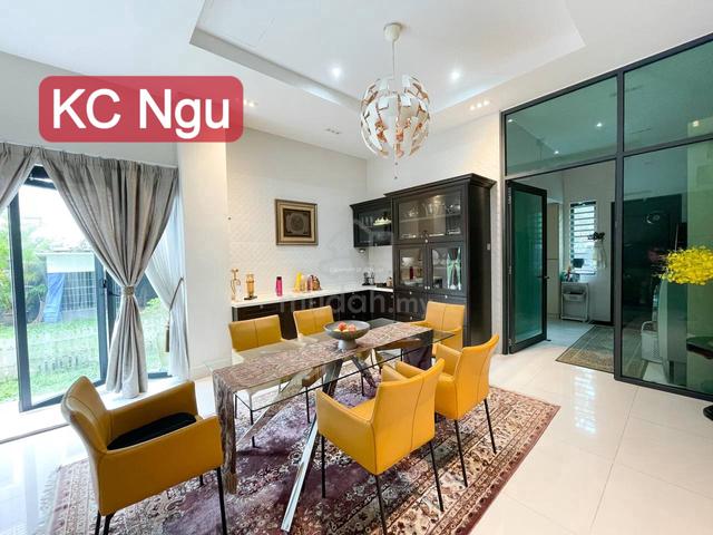 End Lot Renovated ❤️ 2 Storey Link House Bandar Kinrara BK 8 Puchong 1