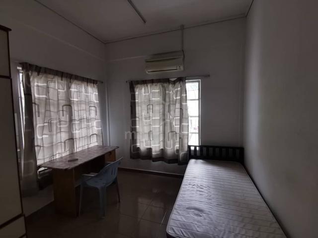 PJS 9/26 Room to let 1