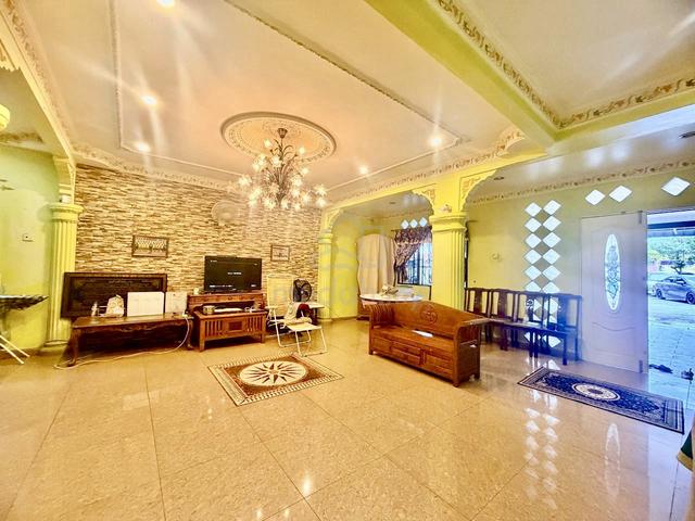 (END LOT+RENOVATED)2 Storey Taman Rakan Sungai Long Cheras 1