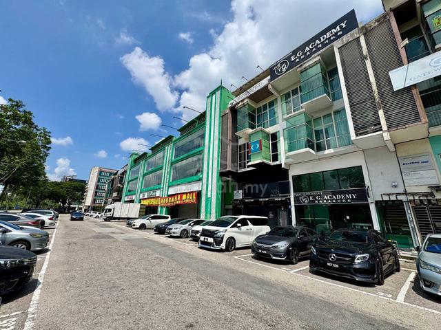 Danga Utama 3.5 Storey Shop Facing Main Road ROI 5.7% Below Bank Value 1