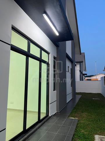 Bandar Putra Kulai / Single-storey Semi-D / For Rent 1