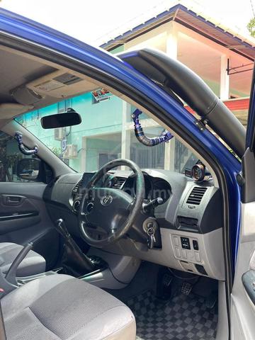 2009 Toyota HILUX 2.5 FACELIFT (M) - 2