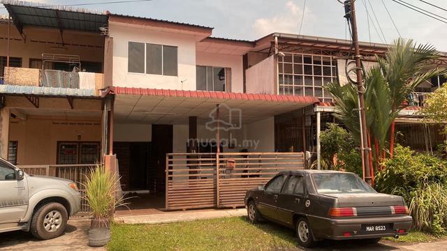 Room at Tmn Azizul Rahman, Kamunting 1
