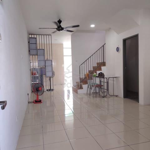 1.5 Storey House for Rent 1