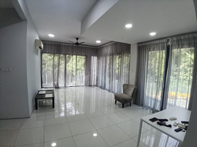 The Vale Sutera Damansara 1.5 storey corner upper unit near MRT Damai  1