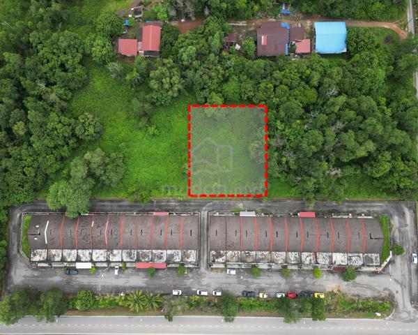 Batu 5 Permatang Badak Bangalow Lot 1