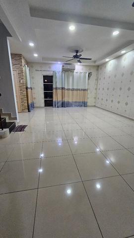 Double Storey House in Denai Alam For Rent 1