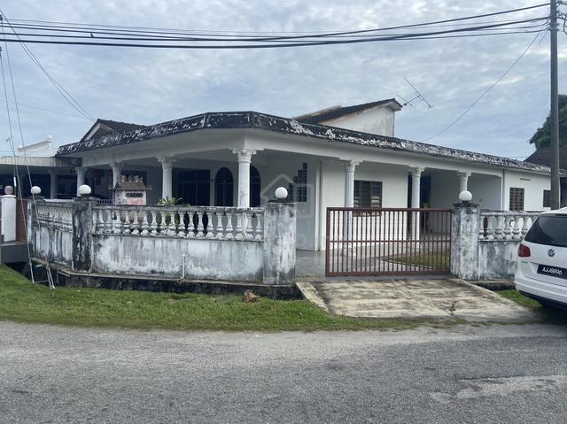 corner semi d taman bemban 1
