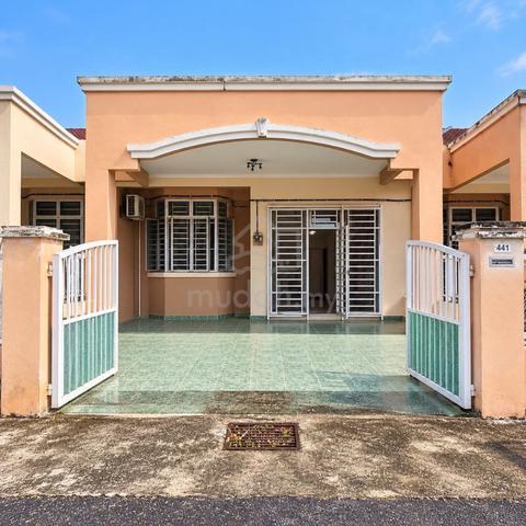 Non BUMI, facing open, TAMAN BUKIT KRISTAL SEREMBAN n9 1