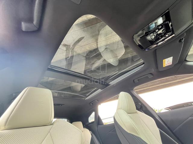 2025 RX350 2.4 FSPT WHITE LTR 2nd Row Power seats - 5