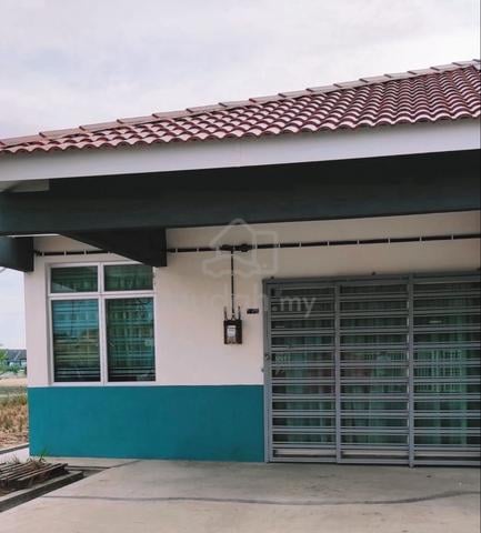 RUMAH TERES SETINGKAT CORNER LOT untuk dijual, Fully Furnished 1