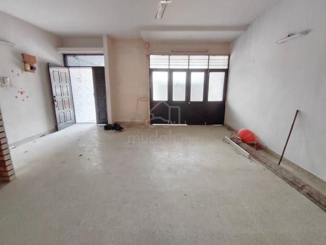 Renovated & unfurnished at good location 1