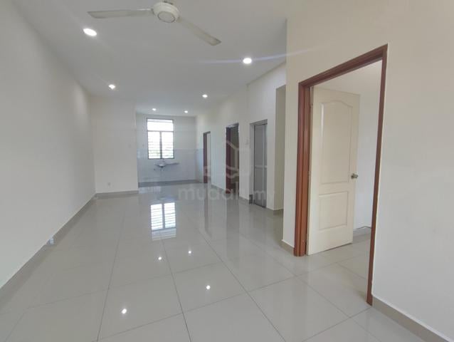 Freehold Townhouse, Bukit Serdang, Seri Kembangan, Gated and Guarded 1