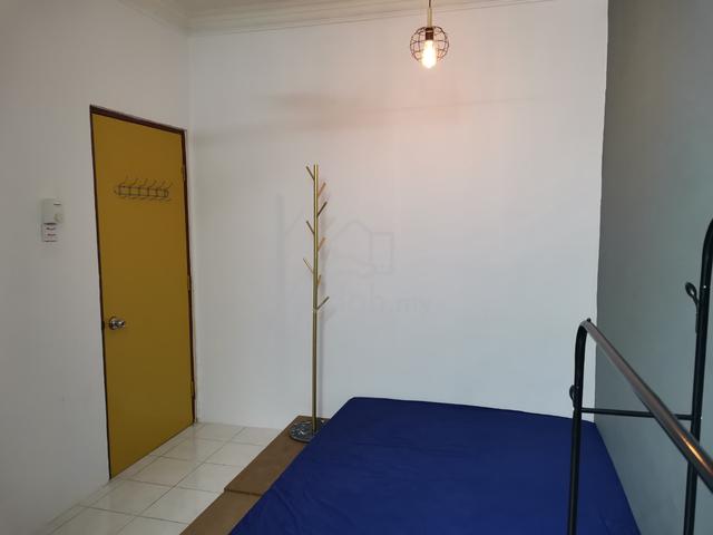 Queen Room Ladies Only at Angkasa Apartment Ph1, Menggatal 7 flr 2