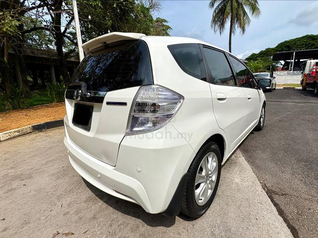 2013 Honda JAZZ 1.3 (HYBRID) FACELIFT (A) - 4