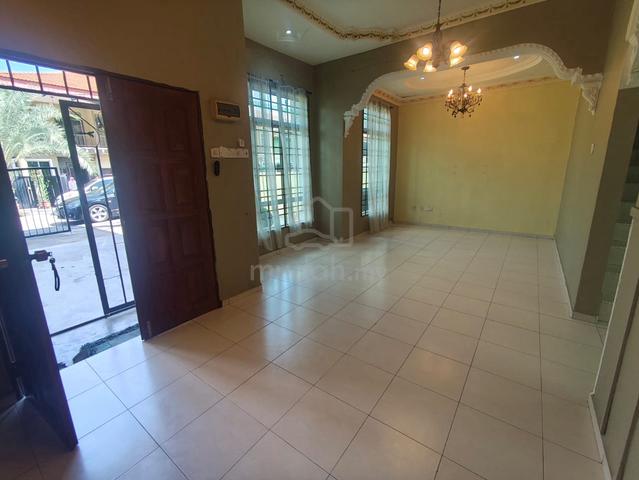 Tmn Terendak Permai , Sg Udang📍Partially Furnish 2Storey Teres House 1