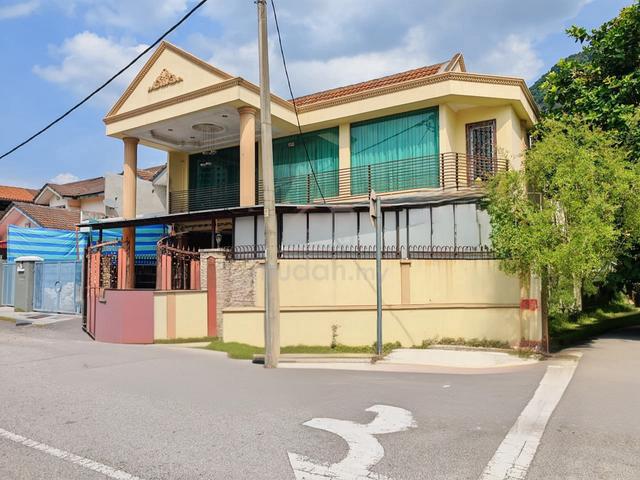 CORNER RENOVATED 2-storey Terrace House Gombar Permai 1