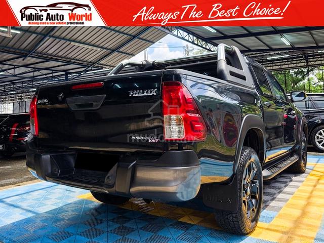 Toyota HILUX 2.8 VNT 4X4 BLACK EDITION 41kKM WRNTY - 2