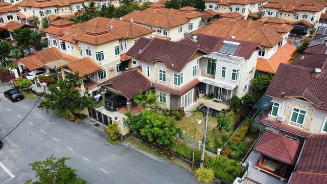 RENOVATED & EXTENDED š„2-Storey Bungalow Desa Pinggiran Putra Kajang 1