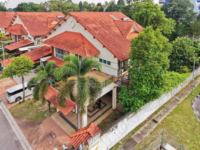 Double Storey Corner Semi D House Maplewood Saujana Golf For Sale 1