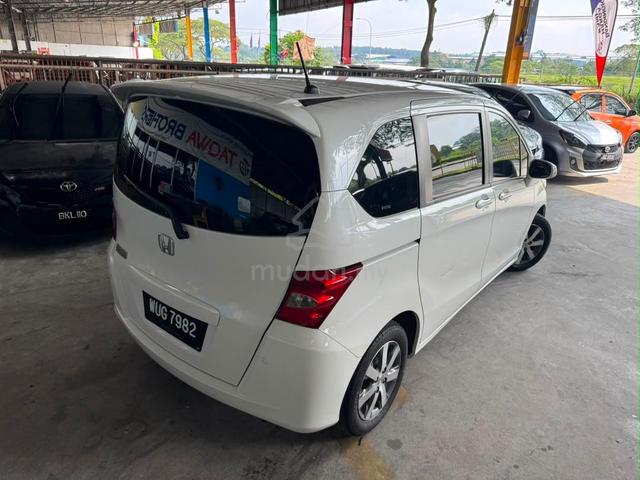 2010 Honda FREED 1.5 E (A) - 3