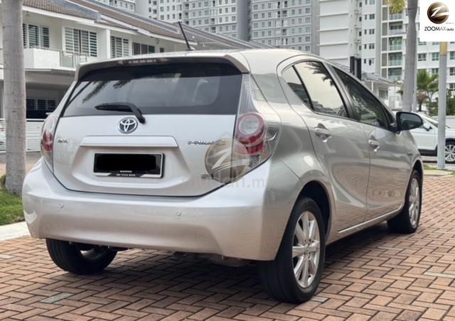 2013 Toyota PRIUS C 1.5 (A) HYBRID 1 YEAR WARRANTY - 4