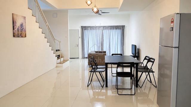 Two Storey Terrace House Casa Green, Cybersouth For Rent 1