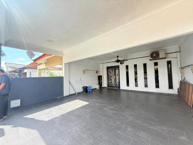 【 Kitchen cabinet, airconds, fridge 】 2 Storey House, Kundang Jaya 1