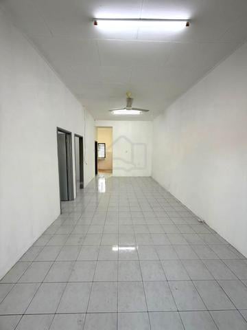 Bandar Putra Kulai Jalan Merak Single Storey Terrace House new paint 1