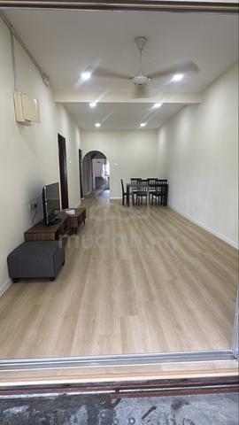 A nice potential single storey terrace house 1