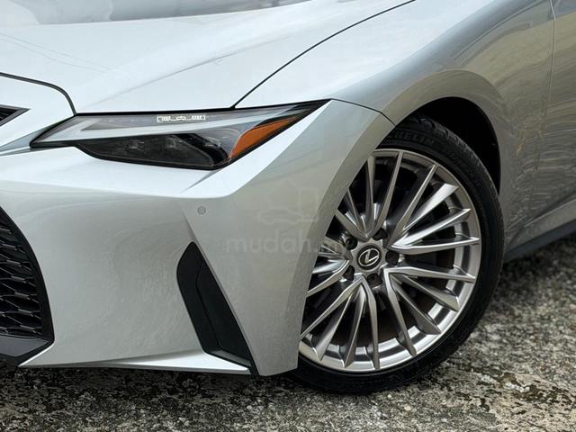 2021/24 LEXUS IS300 (A) 2.0 Luxury (14K KM Only) - 3