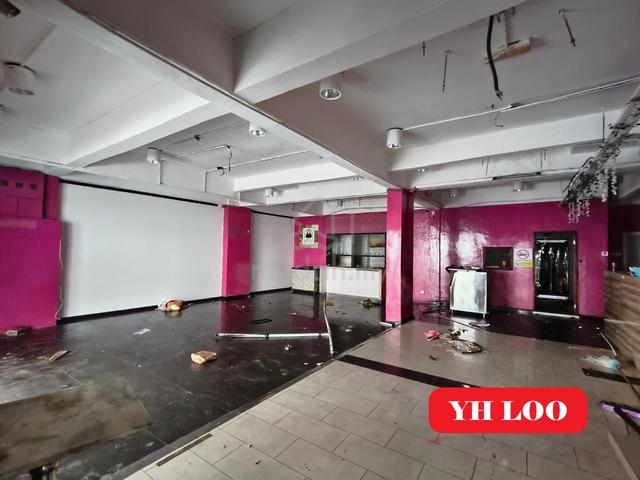 Bukit Jambul| Adjoining Shoplot| Allow Separate Rent| Good condition 1