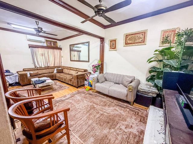 Facing Open Double Storey Jalan Platinum Seksyen 7 Shah alam 1