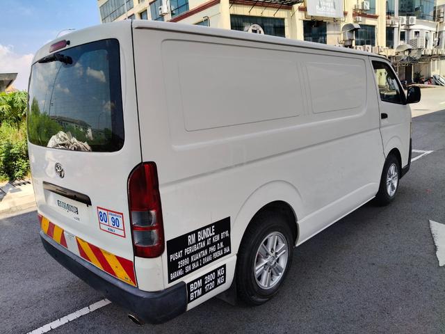 2011 Toyota HIACE 2.5 (M) Panel Van No Paint - 5