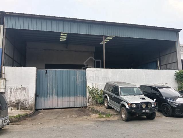 Fully extended 1.5 Storey Semi D factory Jln Cenderai Tmn Megah Ria 1